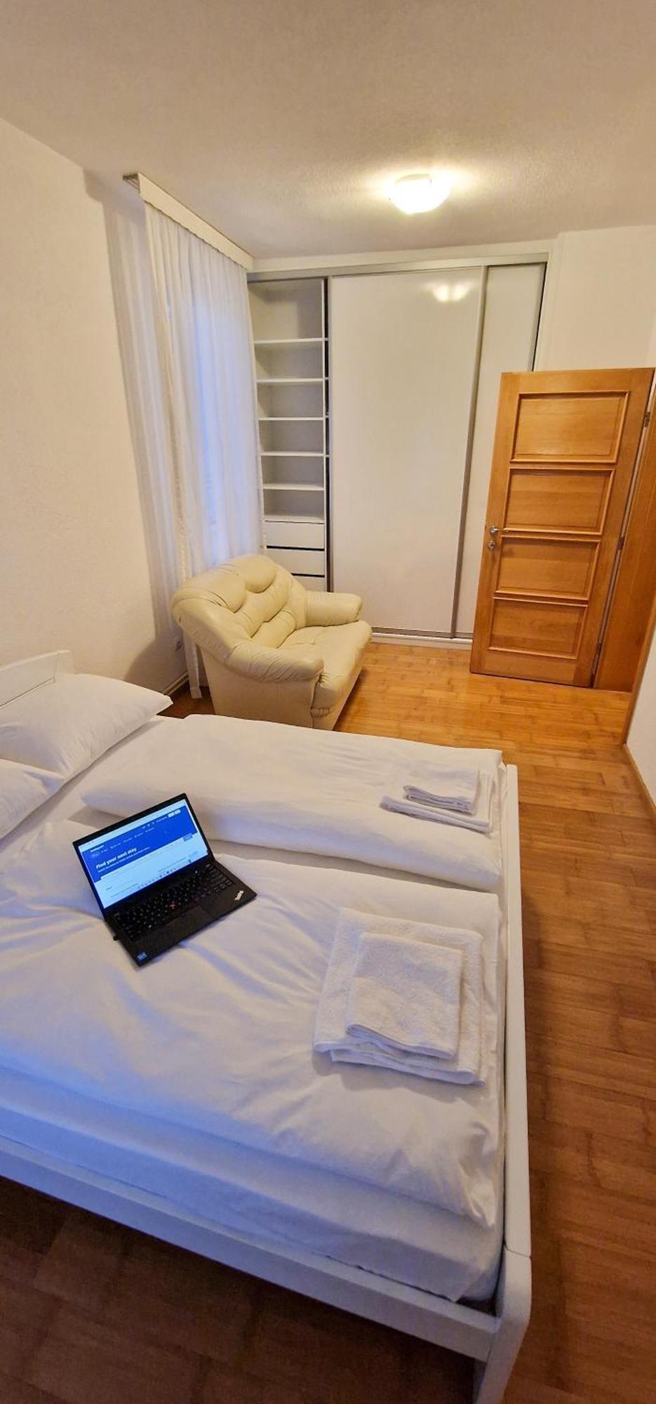 Apartment Ars *