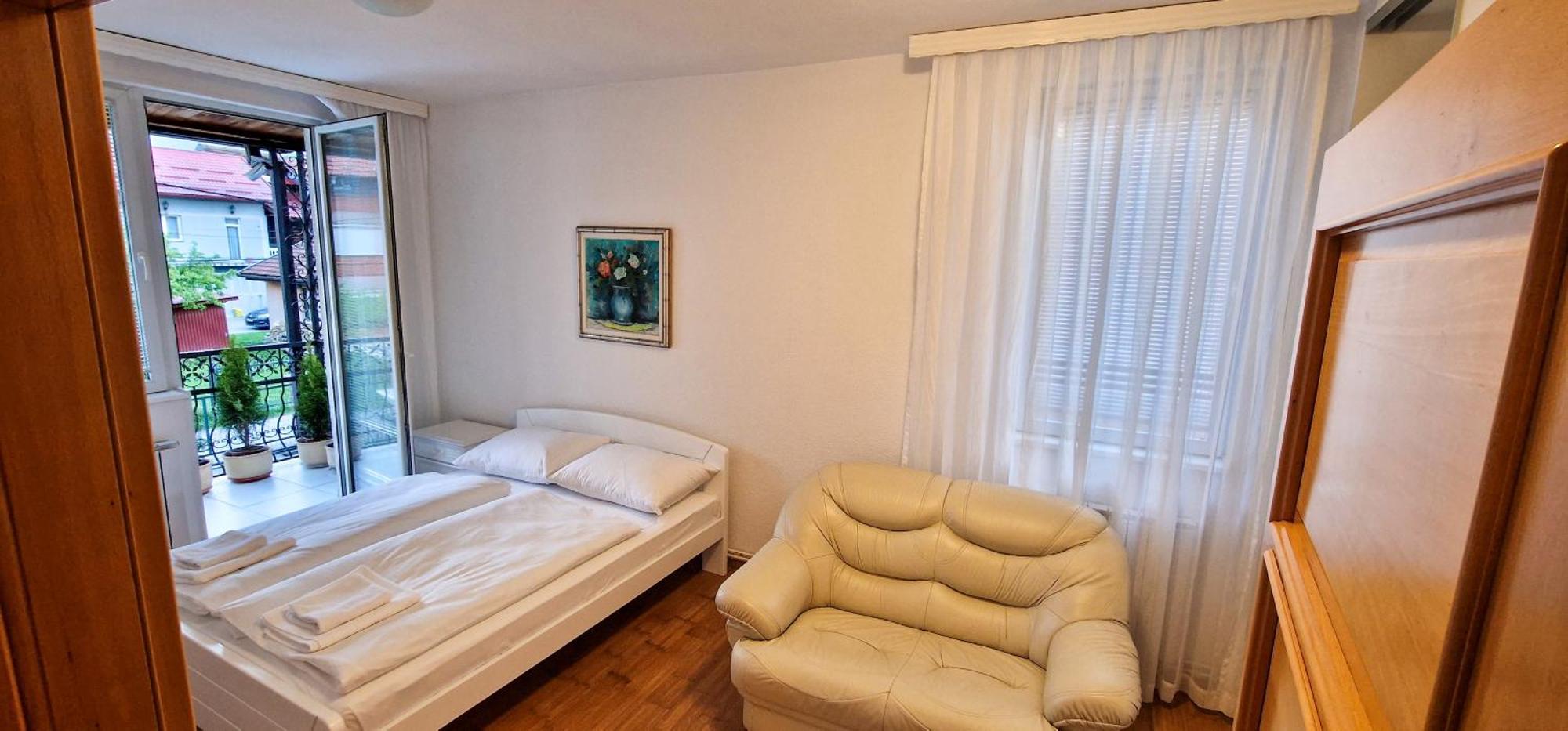 Apartment Ars *